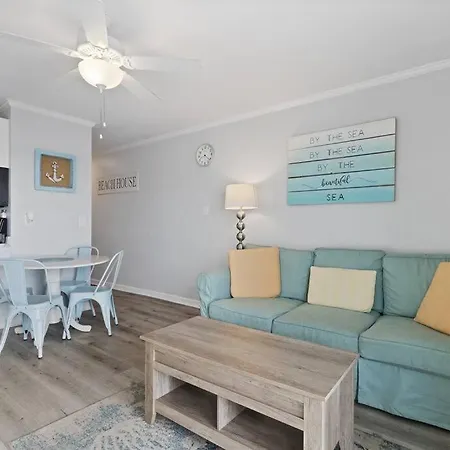 Apartamento By The Sea: Gorgeous Ocean Views With Balcony!